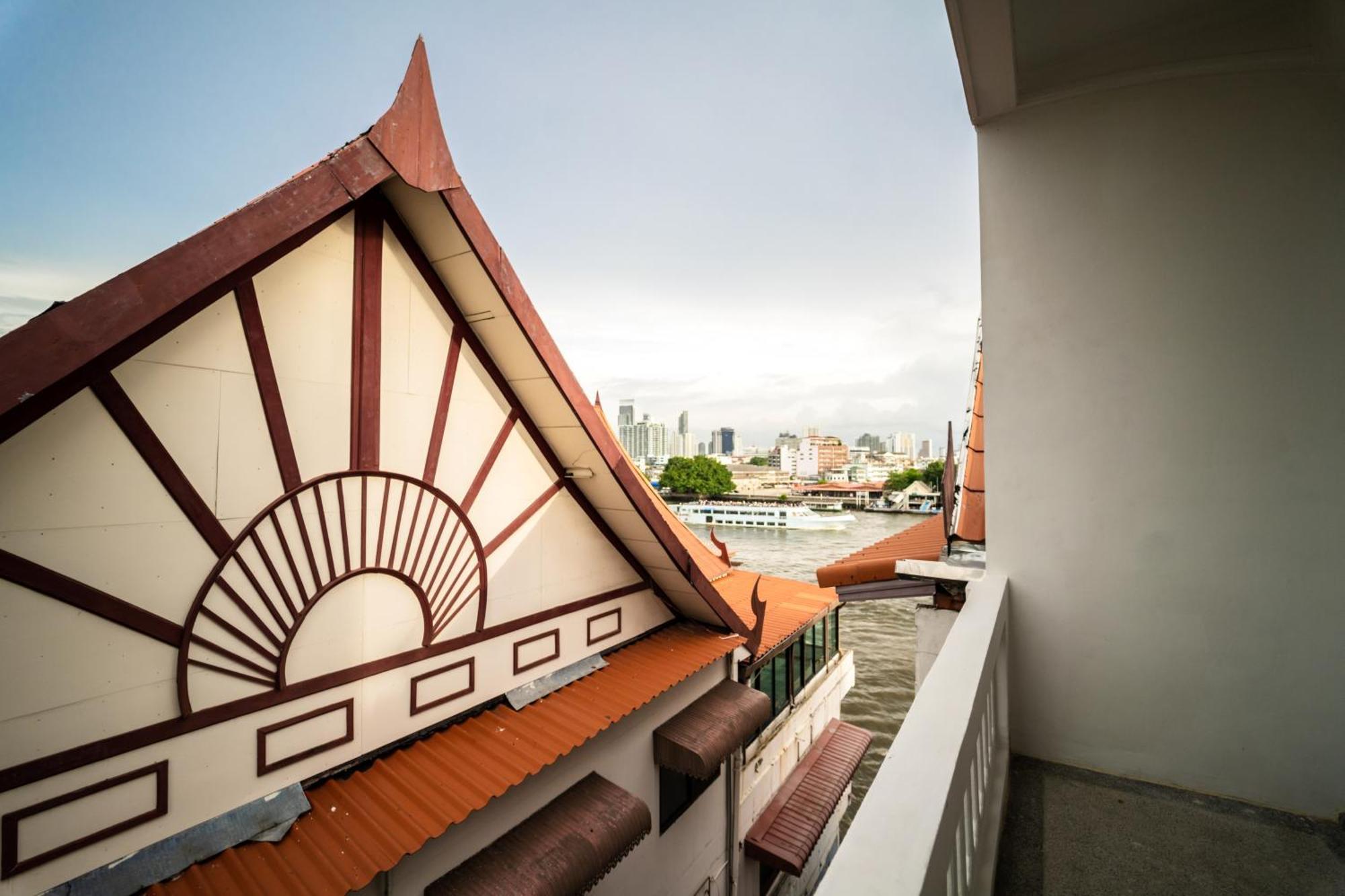 Pier 808 Hostel Bangkok Exterior photo